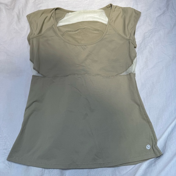 Lulu Lemon T-shirt. Trendy Sage Green Colour. - Picture 1 of 6